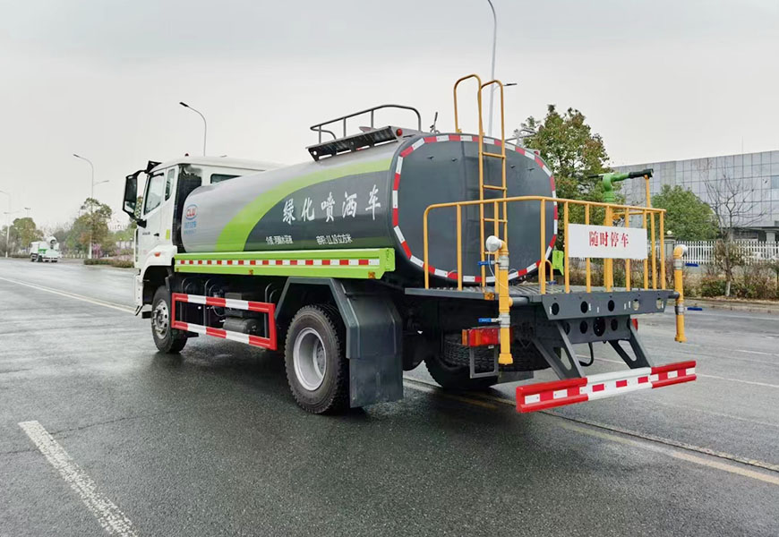 重汽豪沃N5宽体绿化喷洒车